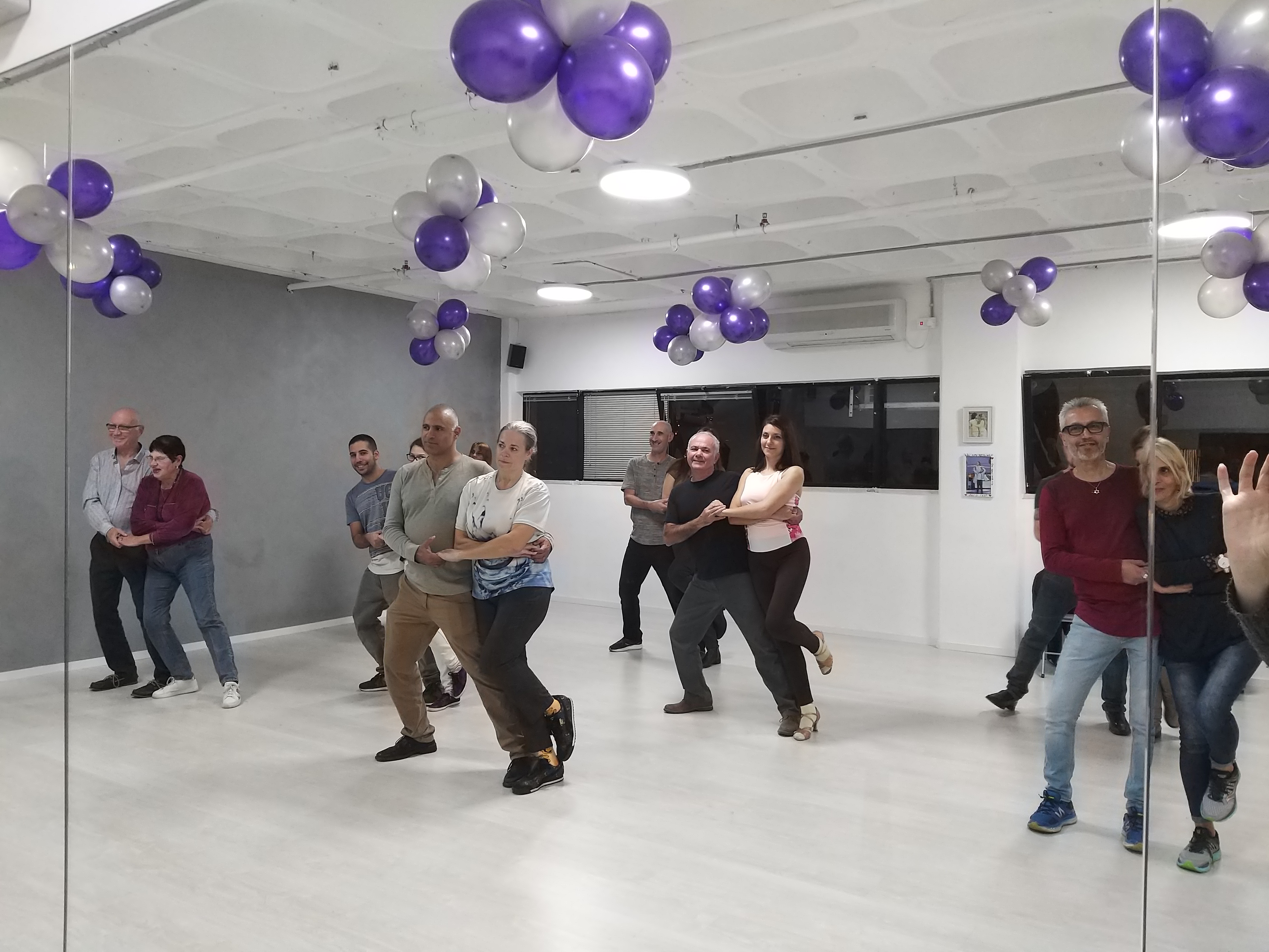 ריקודי זוגות מהצעד הראשון! 