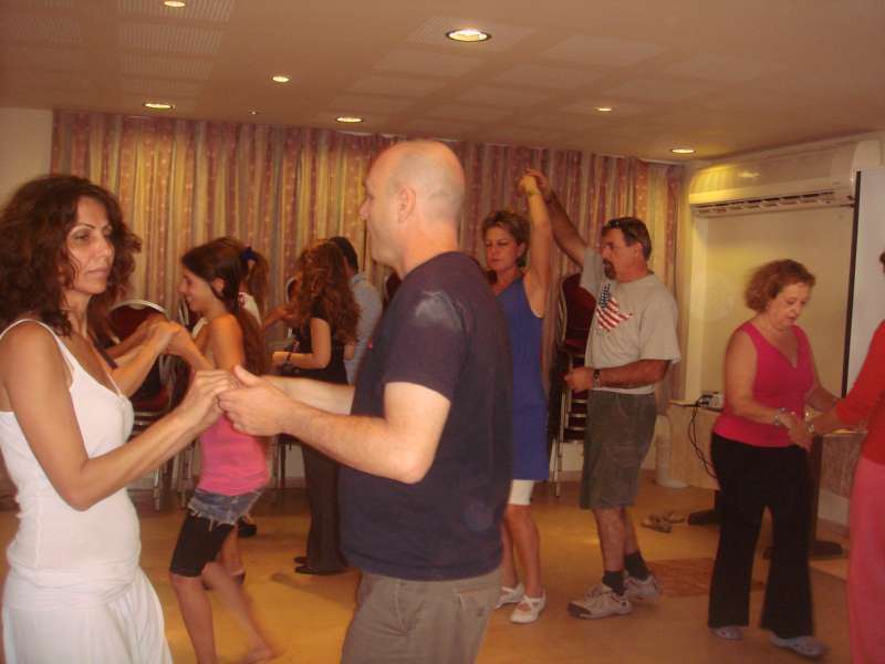 ריקודים ומחול - סלסה ולטיניים | קורס סלסה ברמת בינוניים  