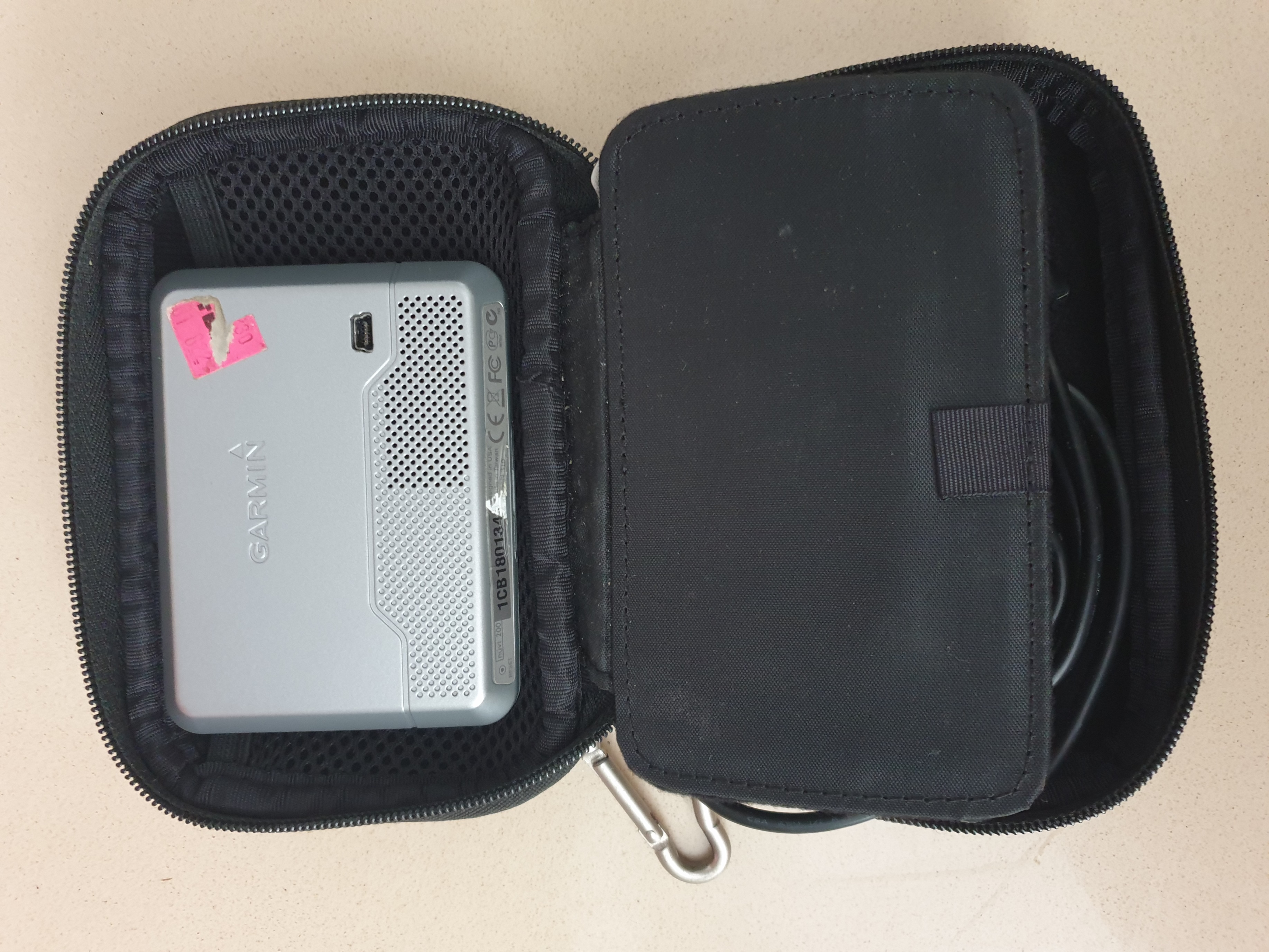 תמונה 4 ,מכשיר ניווט Garmin GPS אביזרים פרטיות שונות