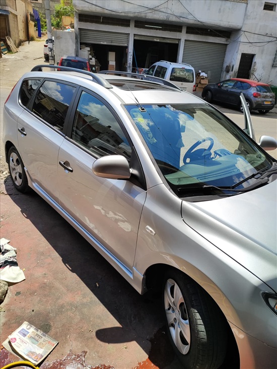 תמונה 2 ,יונדאי i30 CW יד 3 2011 176000 ק"מ