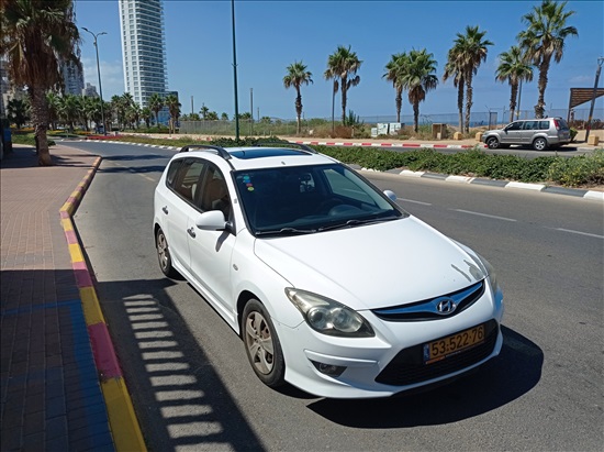 תמונה 1 ,יונדאי i30 CW יד 2 2011 180000 ק"מ