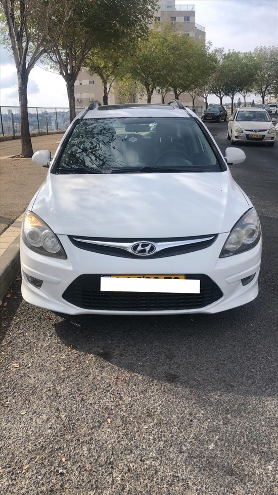 תמונה 2 ,יונדאי i30 CW יד 2 2011 165000 ק"מ