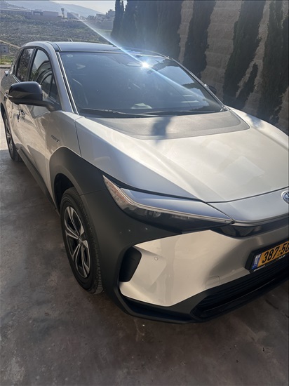 תמונה 1 ,טויוטה C-HR יד 2 2023 12000 ק"מ