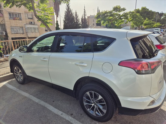 תמונה 2 ,טויוטה C-HR יד 3 2016 103800 ק"מ