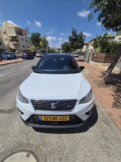 תמונה 2 ,סיאט ארונה יד 1 2020 100000 ק"מ