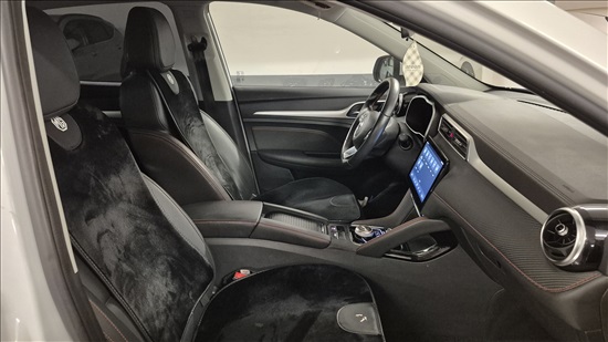 תמונה 4 ,אם ג`י MG ZS יד 1 2023 47000 ק"מ