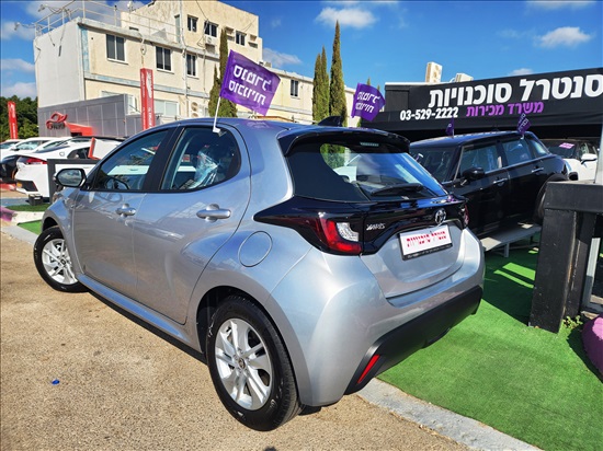 תמונה 4 ,טויוטה יאריס הייבריד יד 1 2025 0 ק"מ