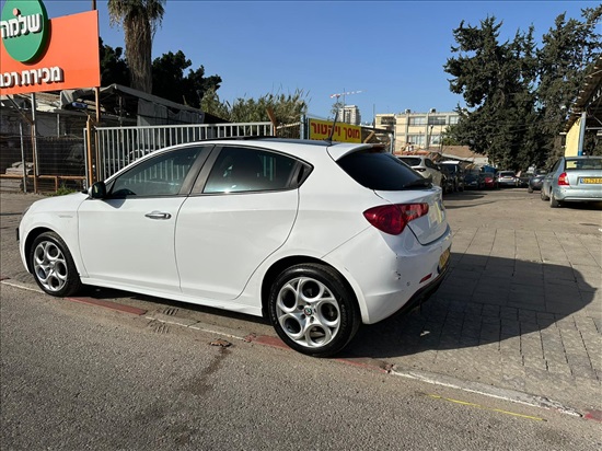 תמונה 5 ,אלפא רומיאו ג`ולייטה יד 2 2019 12000 ק"מ