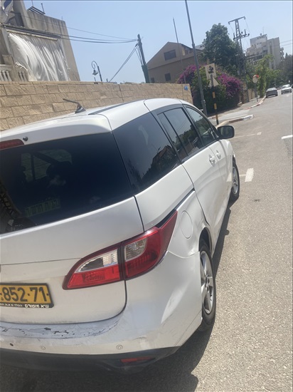 תמונה 4 ,מאזדה 5 יד 3 2010 308 ק"מ