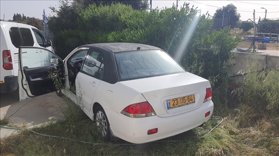 תמונה 4 ,מיצובישי לנסר יד 3 2008 150000 ק"מ