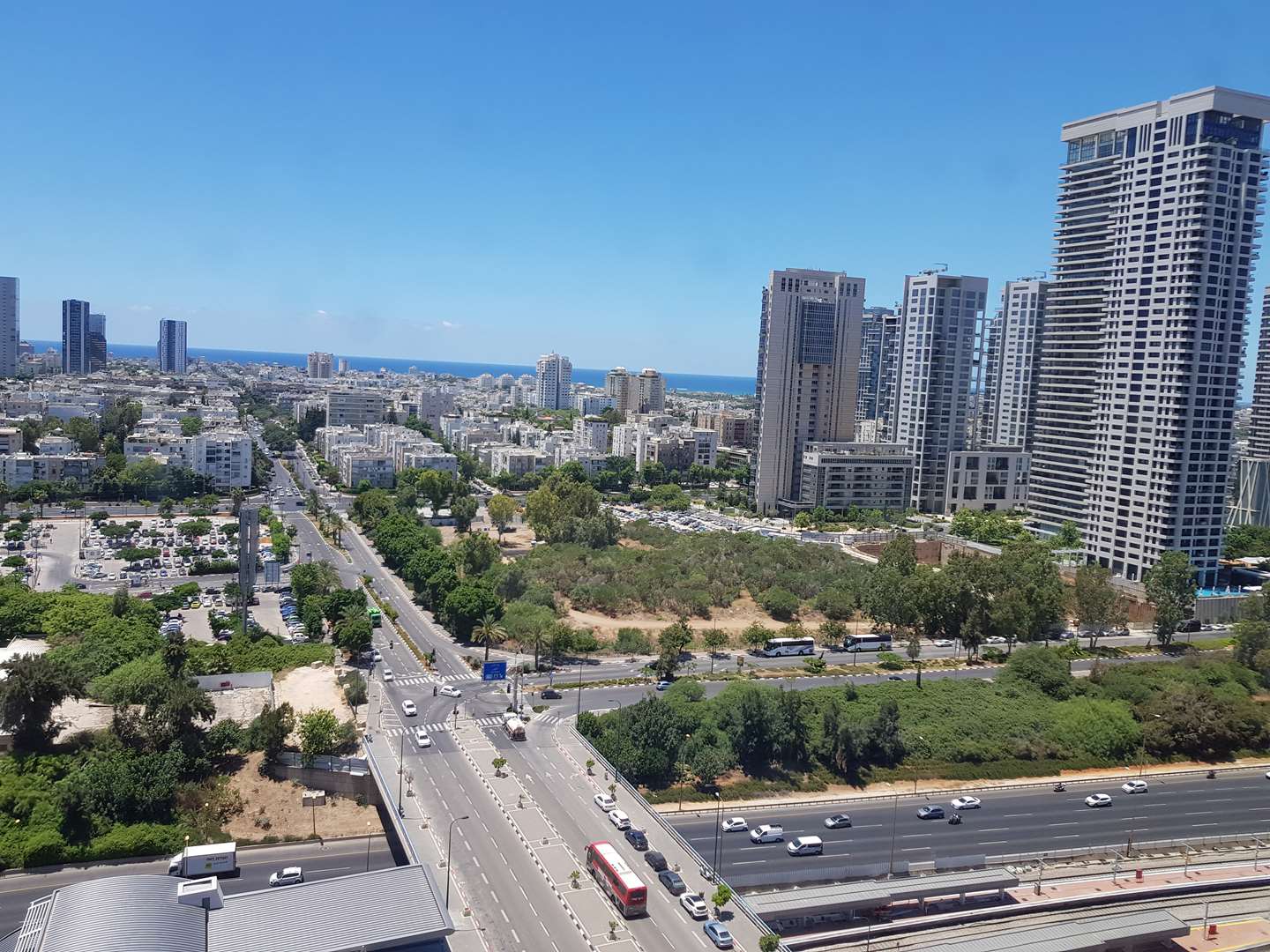דירה למכירה 2 חדרים ברמת גן סיטי טאוור , טאואר פונה לים הבורסה סיטי טאוור מגדל לאונארדו בגין מנחם לאונארדו , שרתון