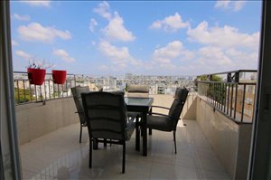 פנטהאוז למכירה 5 חדרים בפתח תקווה ביהח השרון www.yokra-estate.co.il 