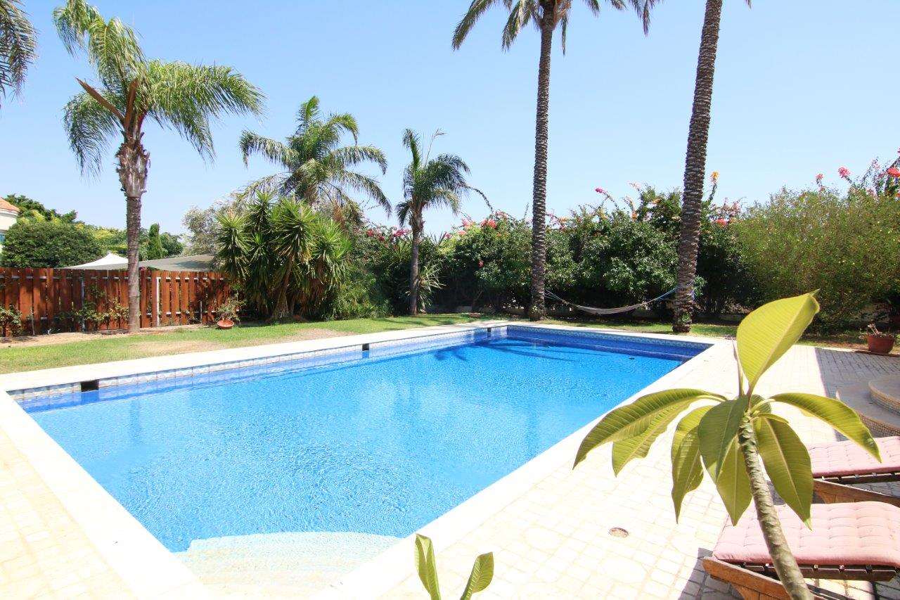 וילה למכירה 7 חדרים בקיסריה ירידת מחיר 