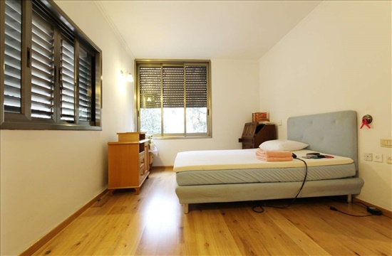 דירה למכירה 4 חדרים בתל אביב יפו הרב עמיאל 