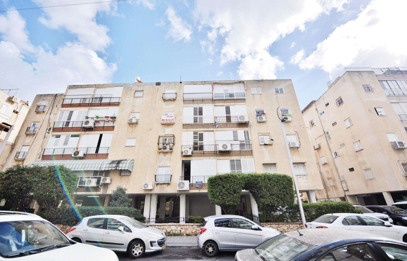 דירה למכירה 3.5 חדרים בבת ים בר יהודה 