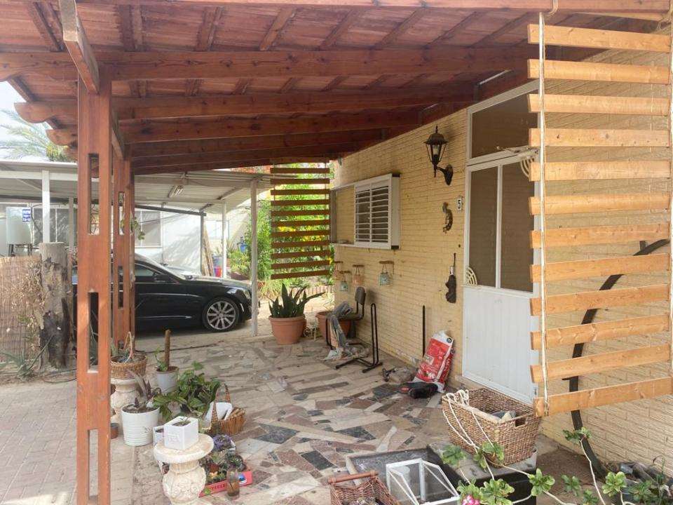 משק חקלאי למכירה 5 חדרים בנאות הכיכר   