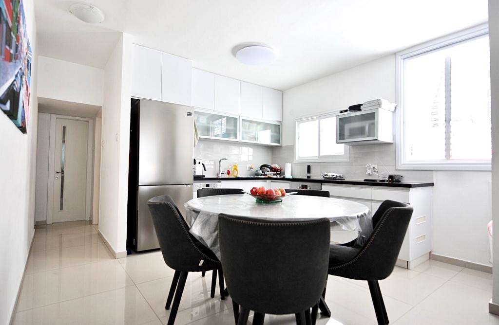 דירה למכירה 2.5 חדרים בבת ים פנקס 