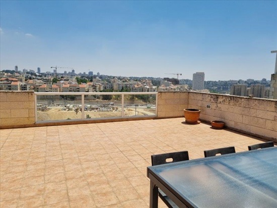 דופלקס למכירה 7 חדרים בירושלים בית וגן שחראי 