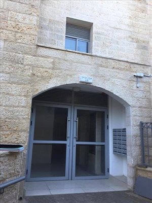 דירה למכירה 4 חדרים בירושלים ארמון הנציב אבו רביע 