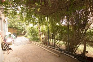 בית פרטי למכירה 8 חדרים בפתח תקווה כפר גנים ב העצמאות 