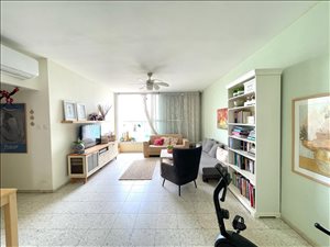 דירה למכירה 3.5 חדרים ברחובות גבעתי לוי אשכול 