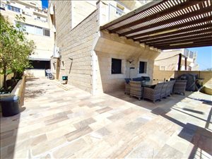 דירת גן למכירה 5 חדרים בירושלים חיים מרינוב 