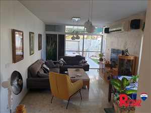 קוטג למכירה 5 חדרים בחולון הפורצים 14 