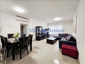 דירה למכירה 4 חדרים בנתניה השבעה 
