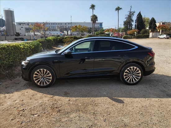 תמונה 3 ,אאודי E-TRON יד 1 2022 48000 ק"מ
