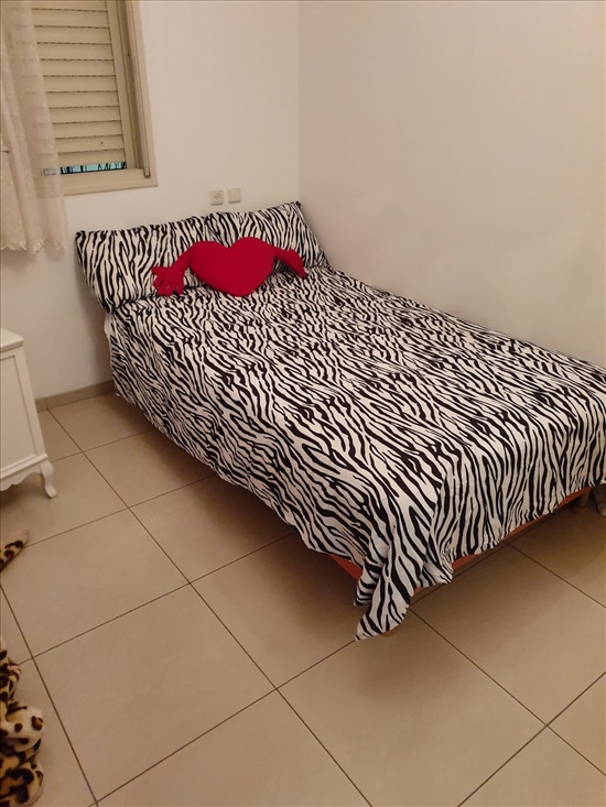 תמונה 1 ,מיטה וחצי עם ארגז אחסון למכירה בקרית מוצקין ריהוט  מיטות