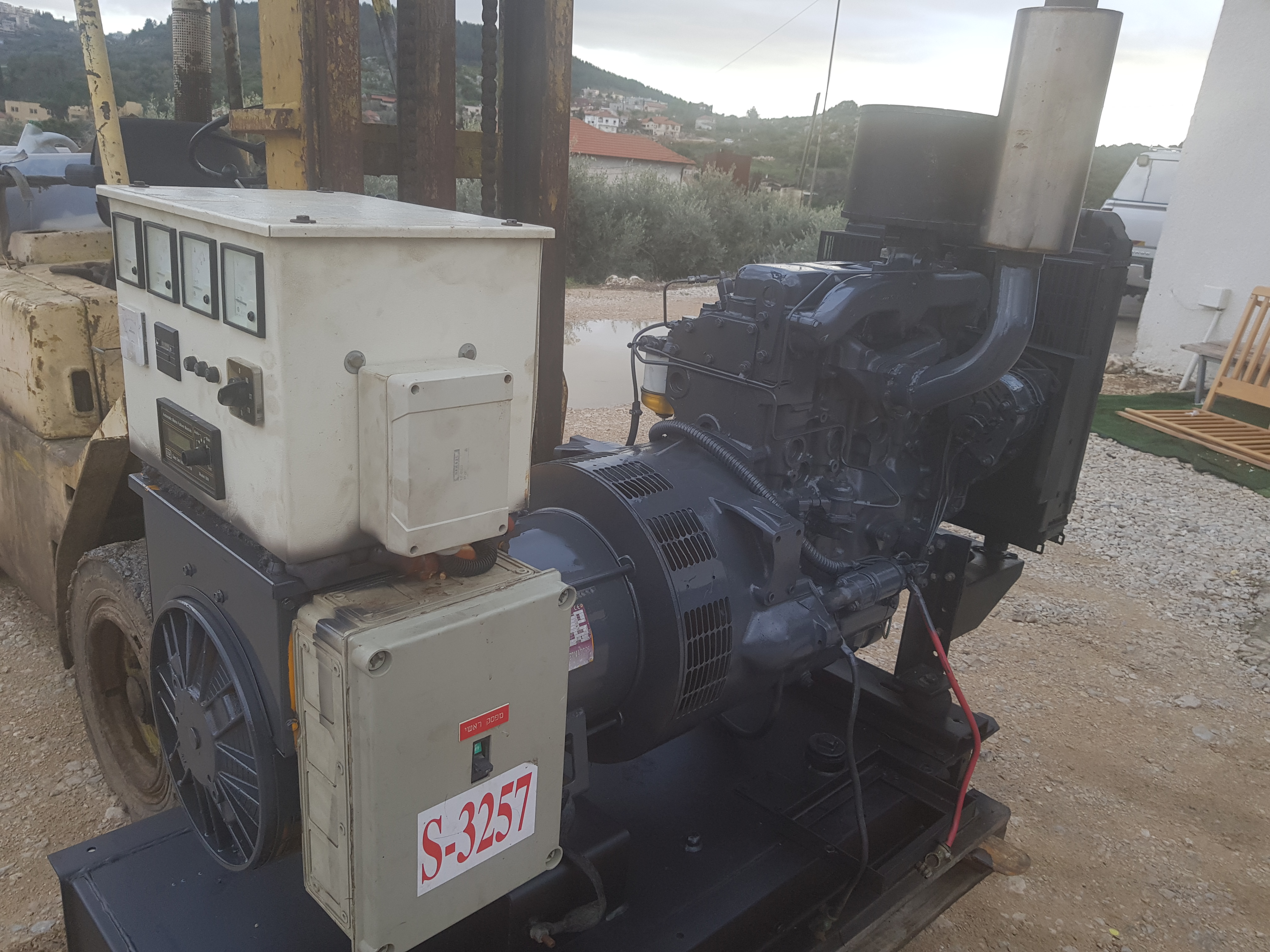 תמונה 3 ,גנרטור פרקינס 42KVA למכירה במעונה ציוד לתעשייה  גנרטורים