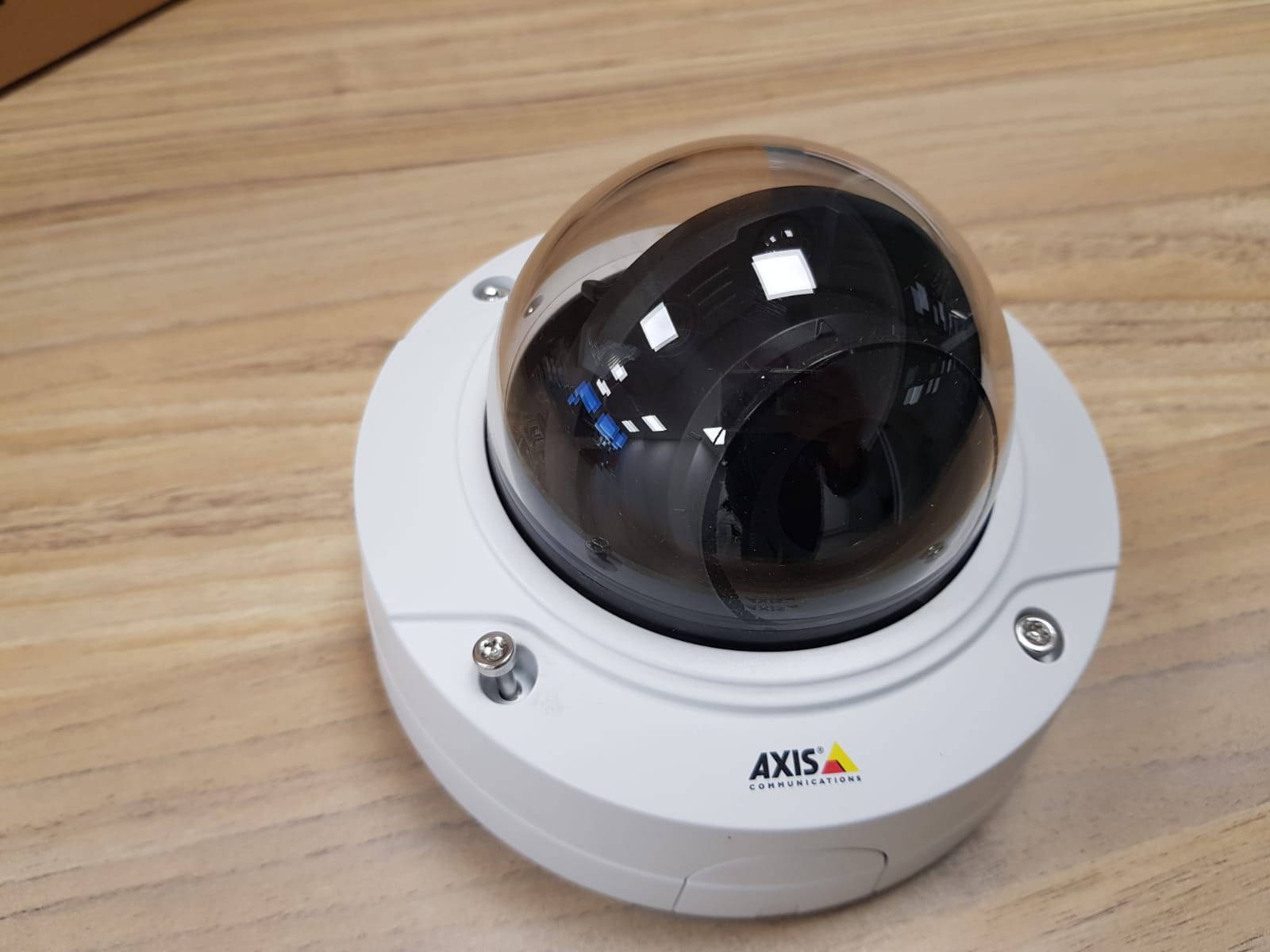 תמונה 1 ,מצלמת IP DOME AXIS למכירה באשקלון צילום  מצלמות אבטחה