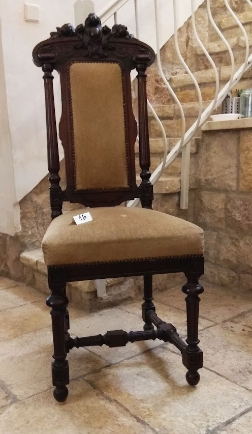 תמונה 3 ,שולחן ושש כסאות עץ מגולף . למכירה בעין כרם-ביס חקלא ריהוט  שולחנות