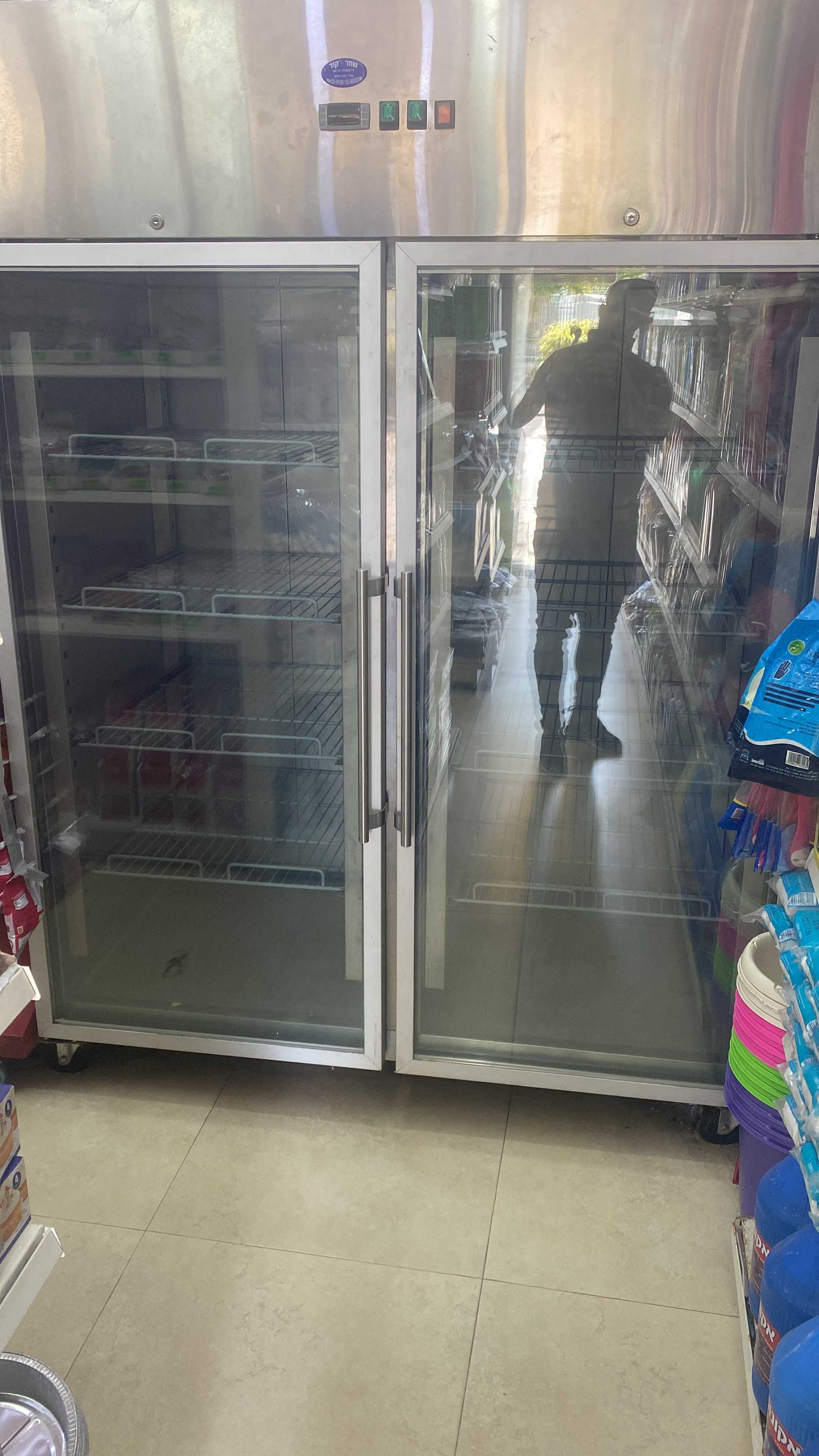 תמונה 1 ,מקפיא למכירה בתל אביב ציוד לעסקים  מקפיא
