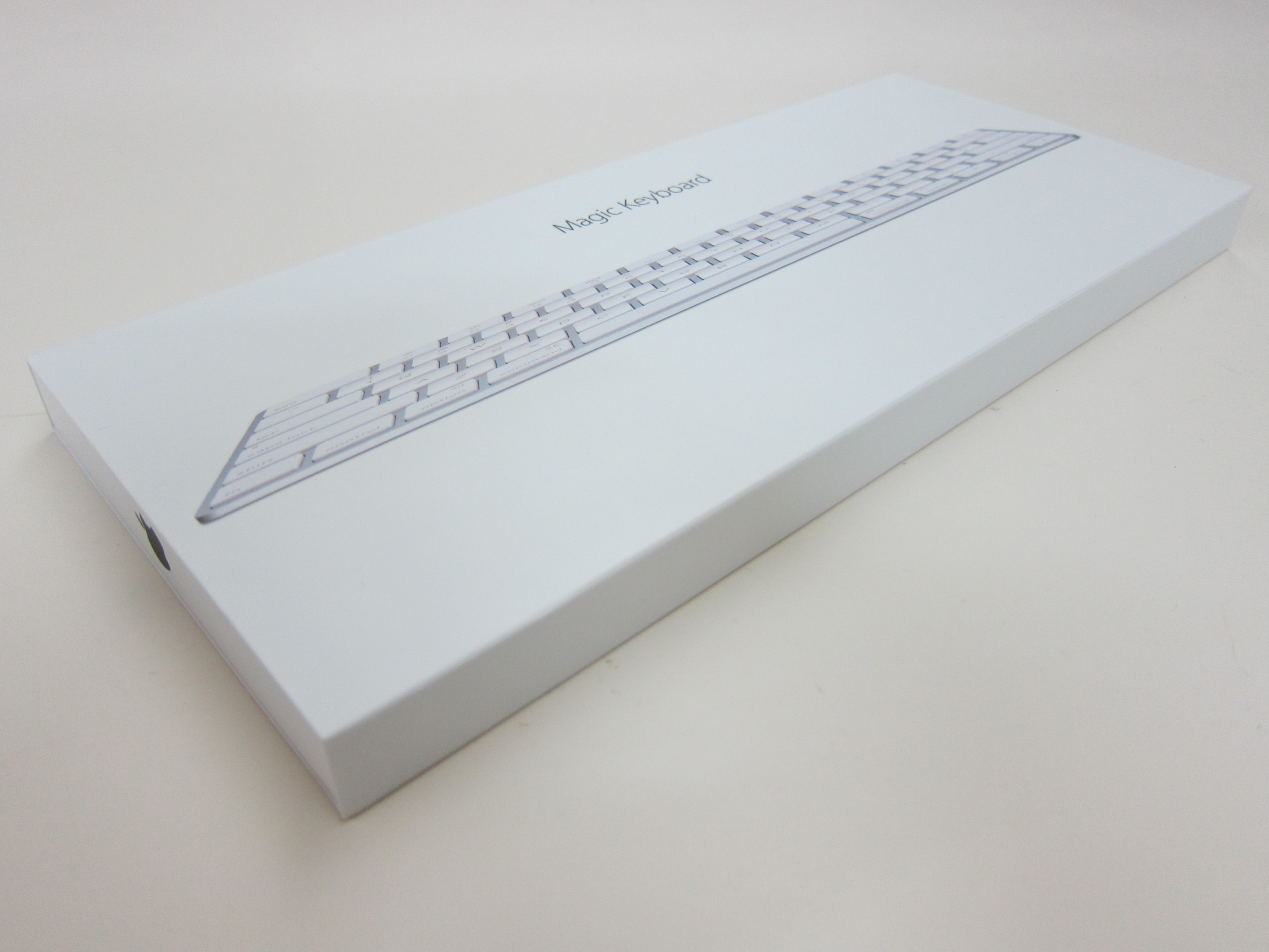 תמונה 1 ,מקלדת אלחוטית Apple Magic Keyb למכירה במודיעין-מכבים-רעות מחשבים וציוד נלווה  מקינטוש