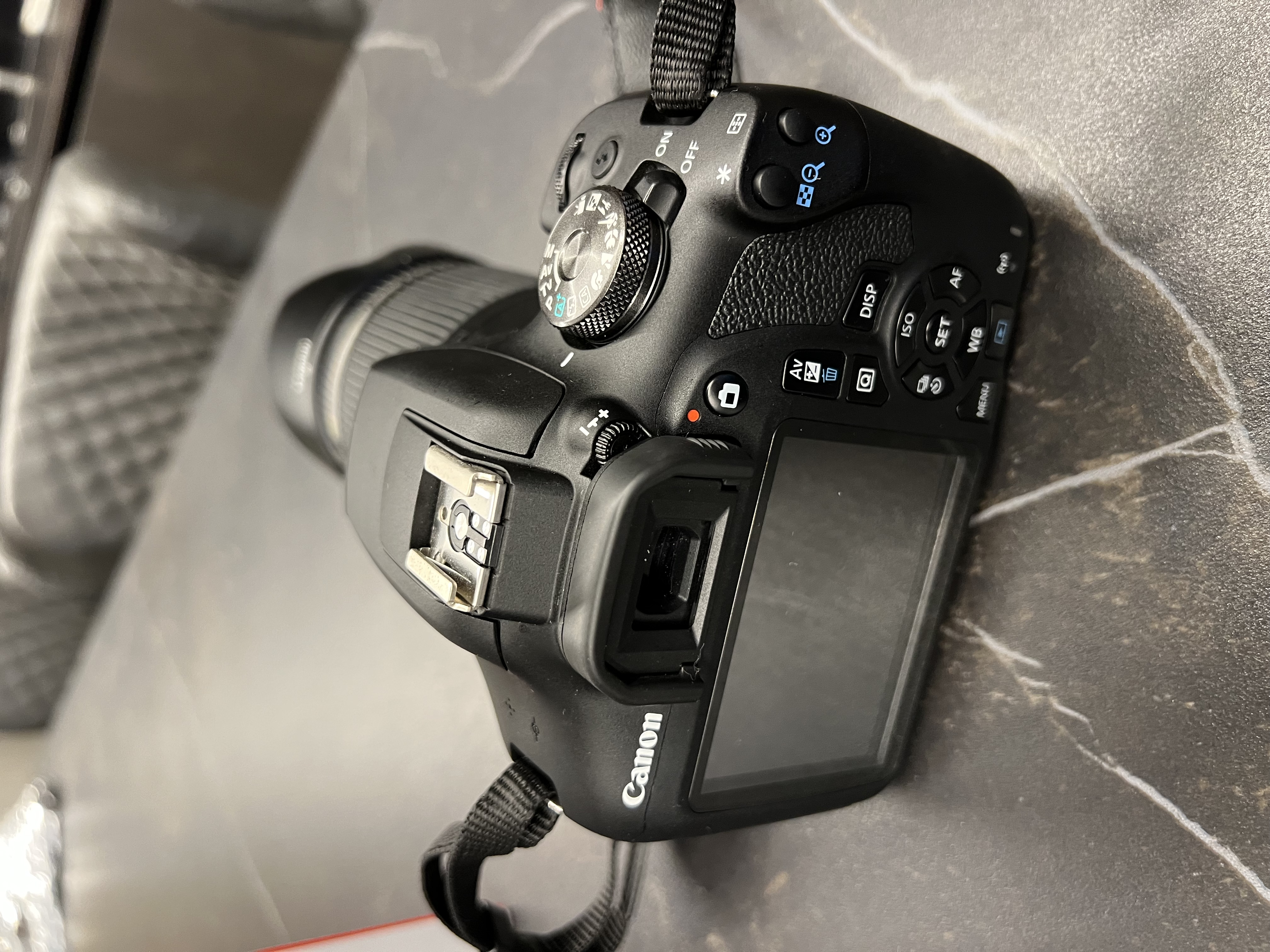 תמונה 2 ,Canon2000d למכירה בתל אביב צילום  מצלמה דיגיטלית