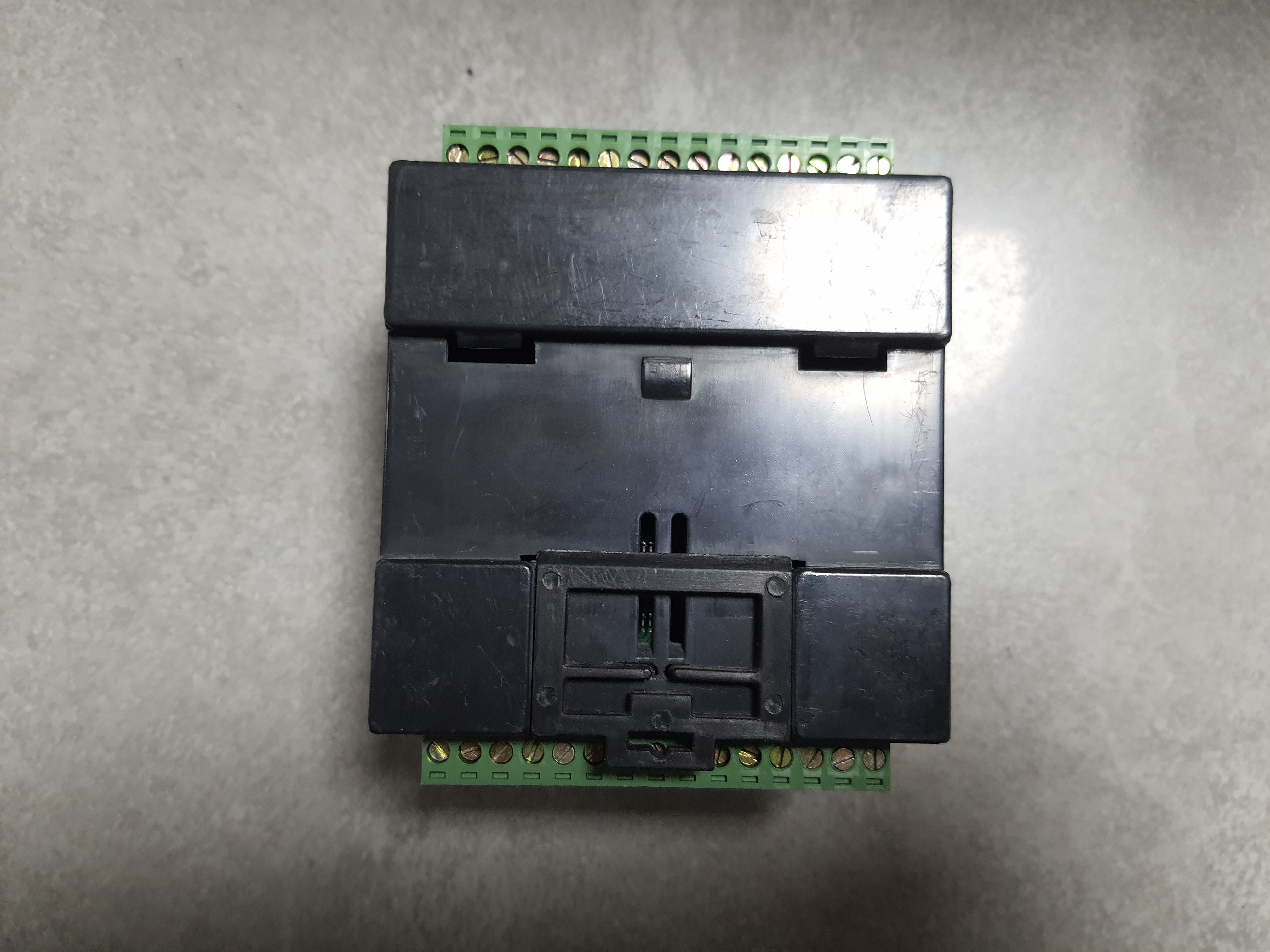 תמונה 3 ,בקר Unitronics M90 למכירה באור עקיבא מוצרי חשמל  שונות