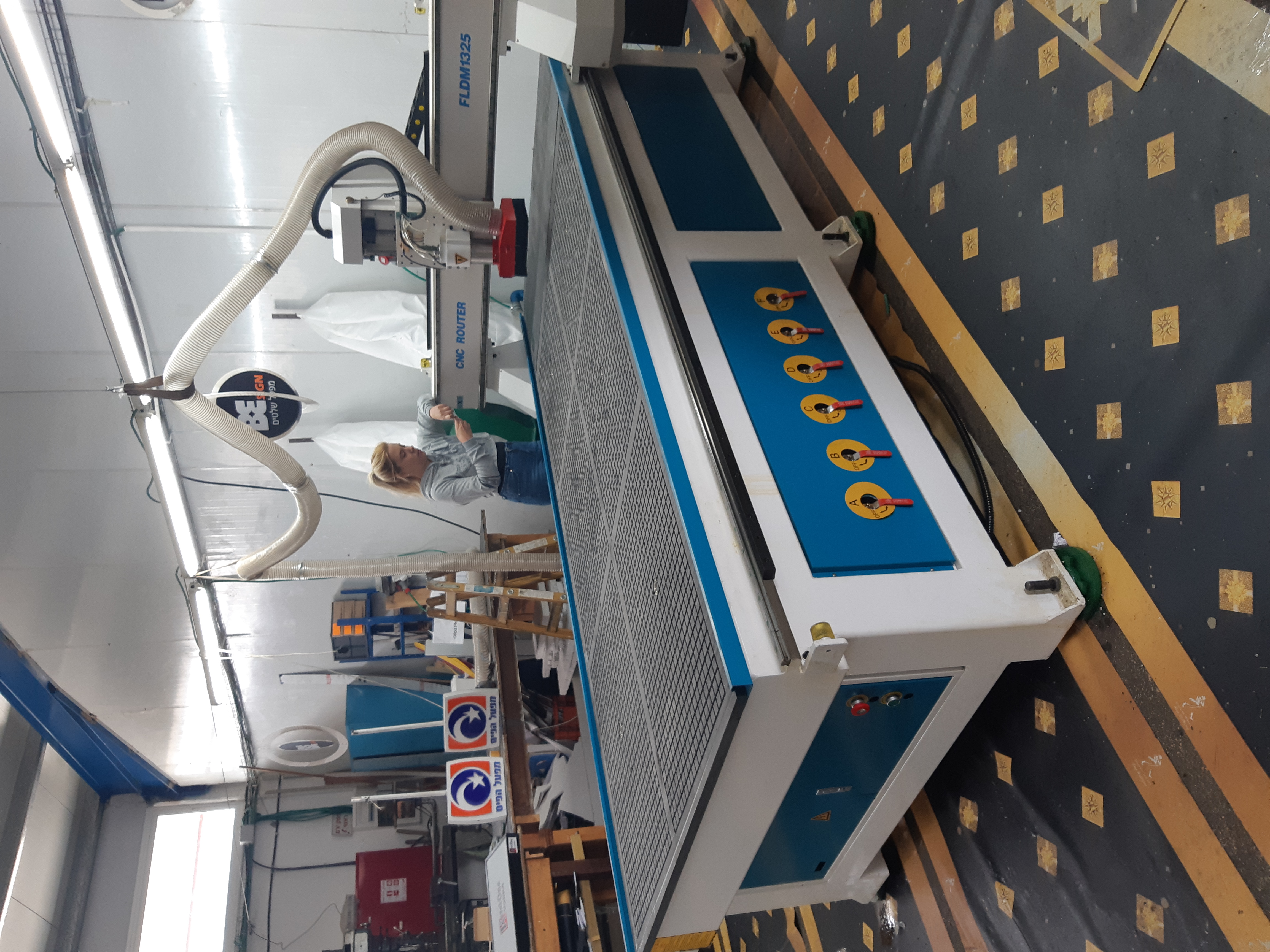 תמונה 1 ,cnc למכירה בחצור הגלילית ציוד לתעשייה  מכונות