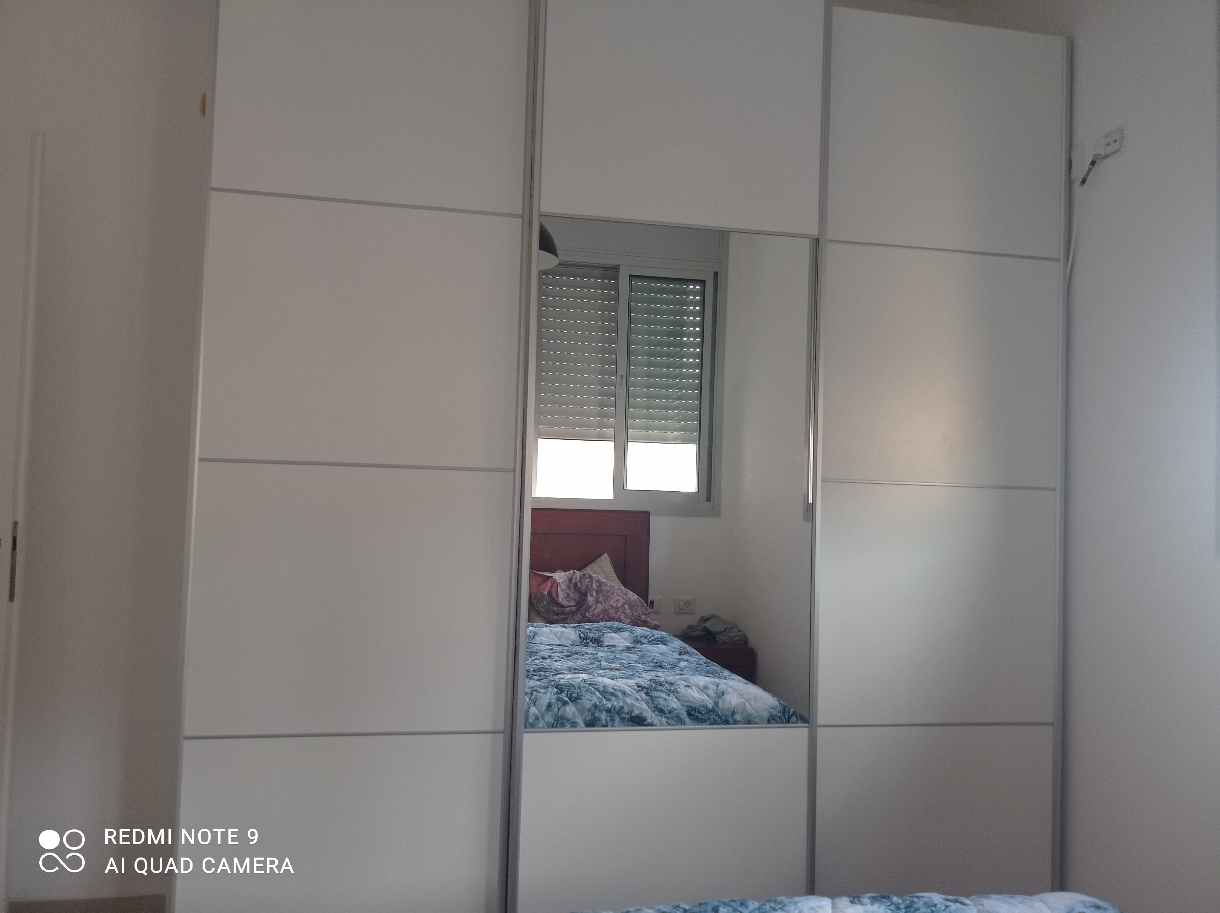 תמונה 1 ,ארון בגדים עם 3 דלתות הזזה ארו למכירה ברמת ג ן ריהוט  אחר