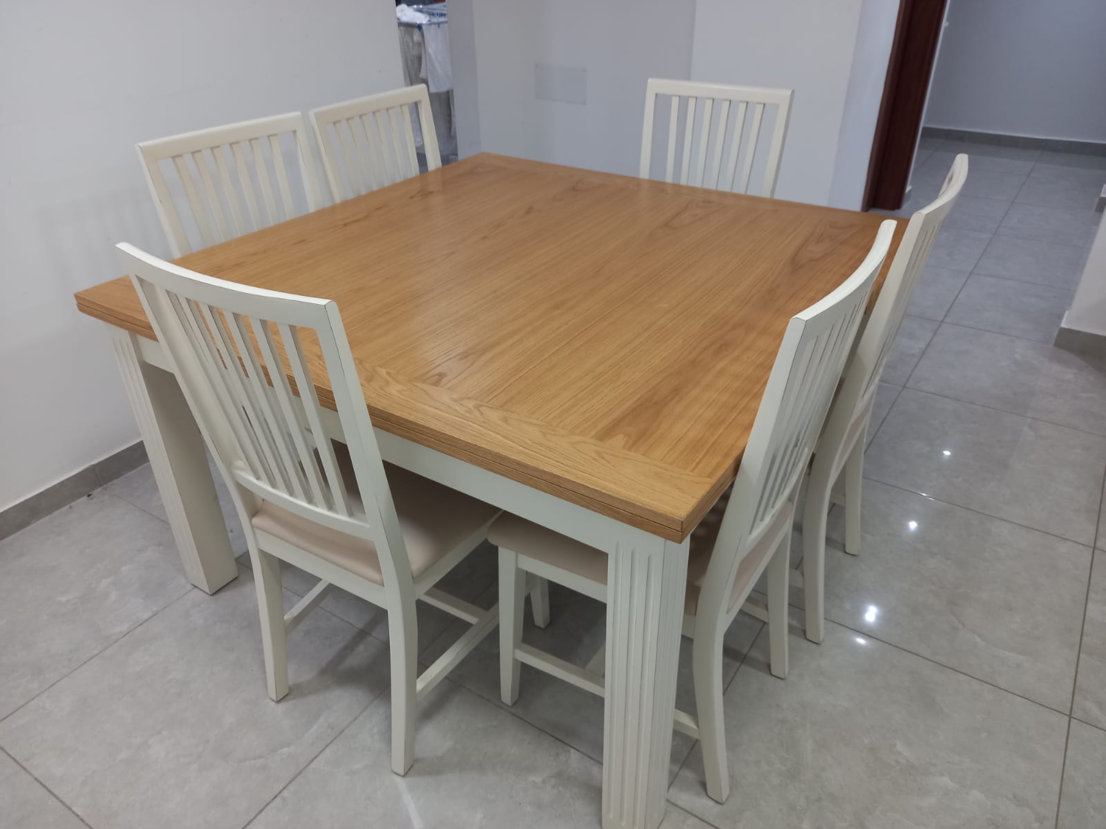 תמונה 1 ,שולחן אוכל ו6 כיסאות למכירה בטבריה ריהוט  שולחנות