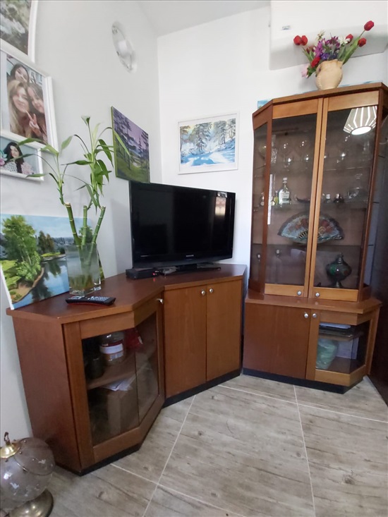 תמונה 1 ,מיזנון פינתי קומפקטי ויפה למכירה בחיפה  ריהוט  מזנון/ ויטרינה