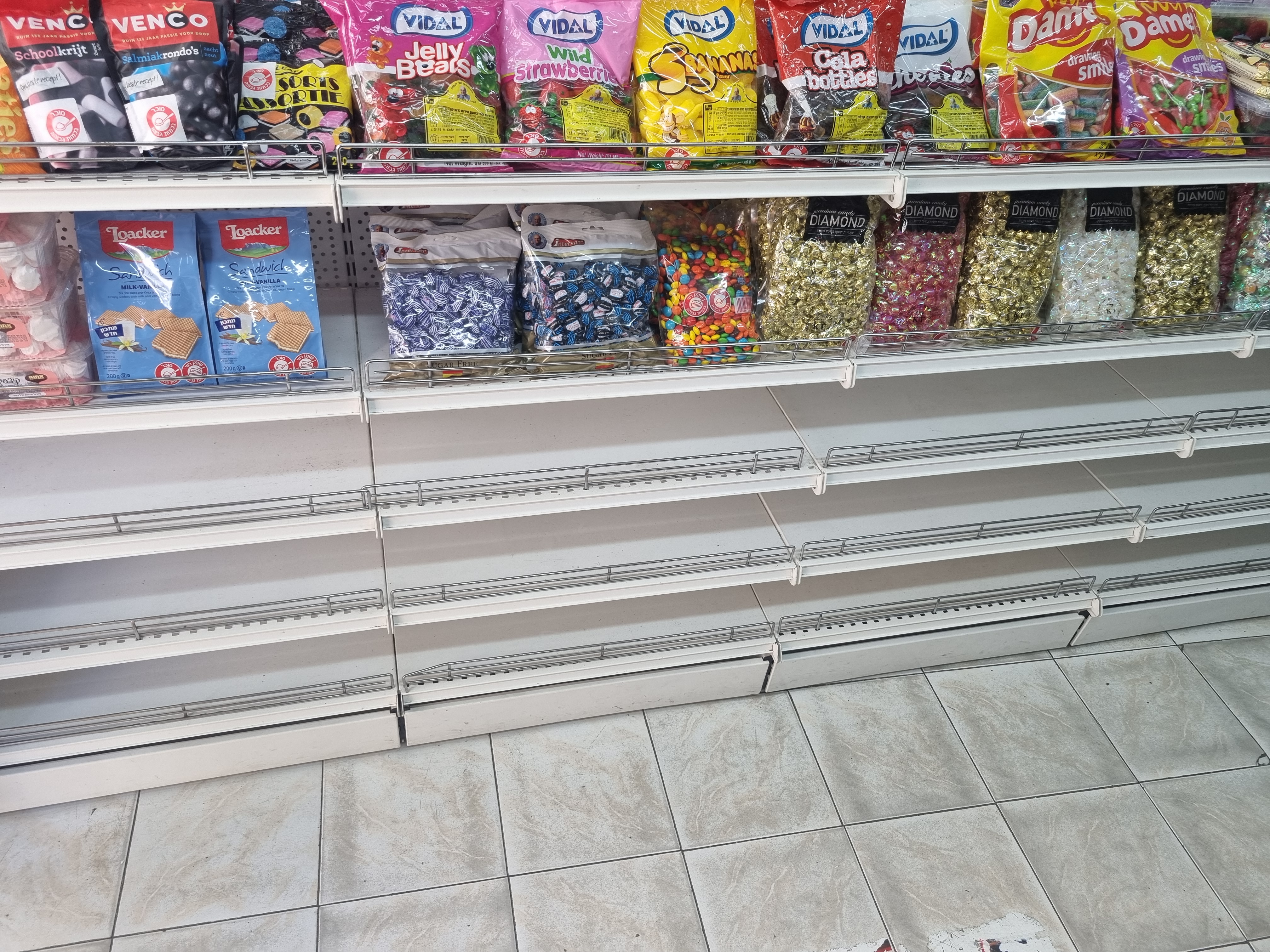 תמונה 1 ,יניב  למכירה בתל אביב ריהוט  מדפים
