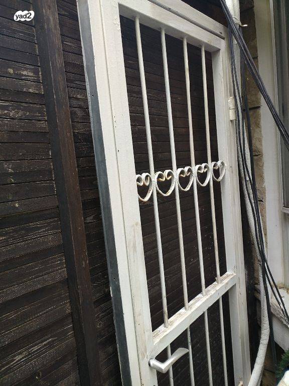 תמונה 2 ,שער ברזל מגולוון בצבע לבן למכירה בקרית ים שונות  שונות