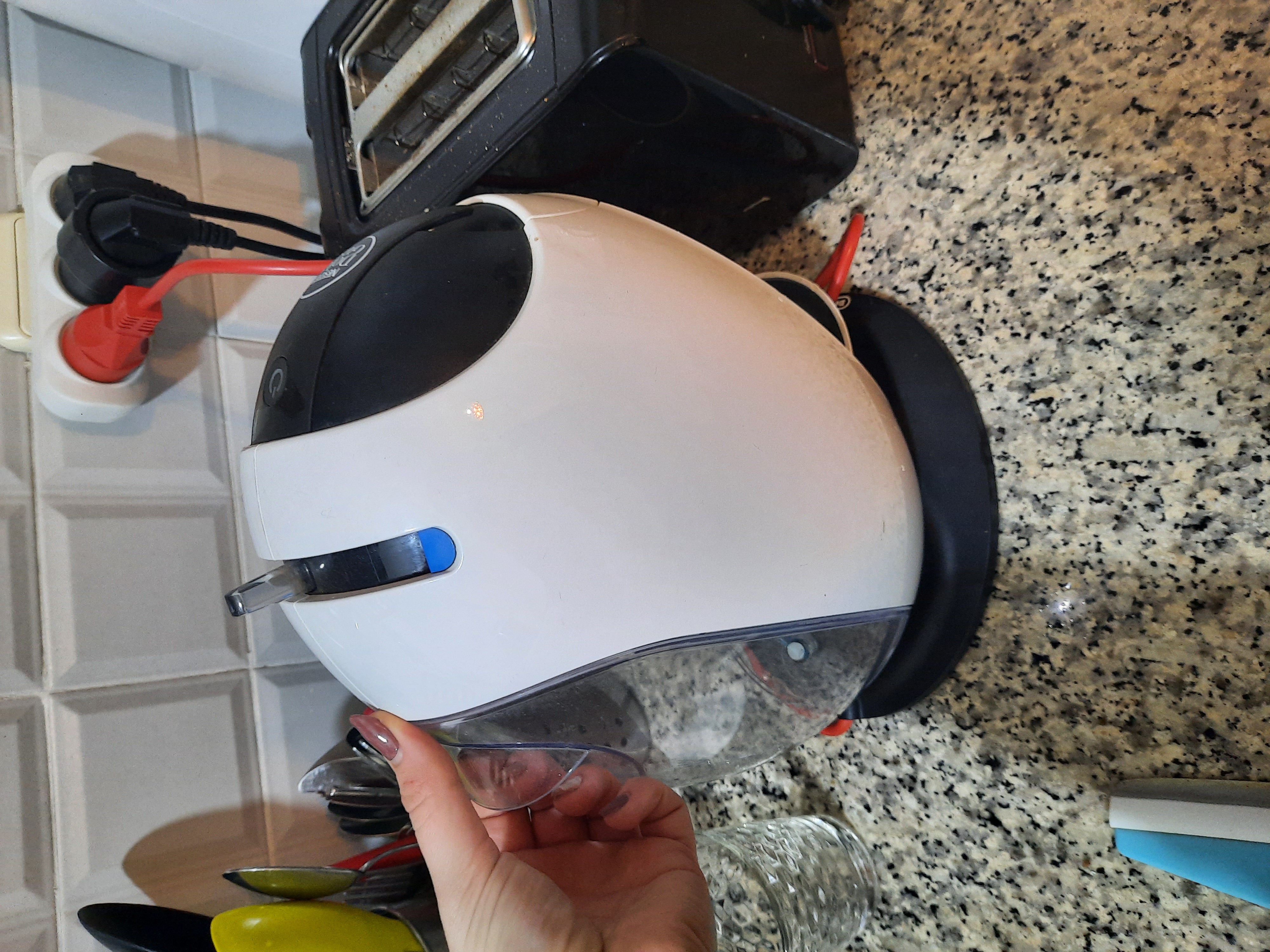 תמונה 5 ,Nescafe Dolce Gusto capsul למכירה בתל אביב מוצרי חשמל  מכונת קפה