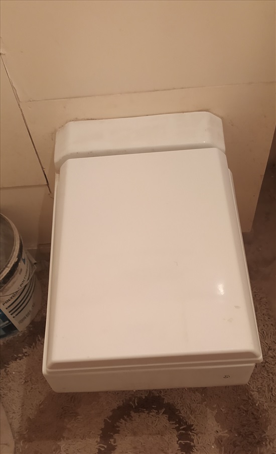 תמונה 1 ,אסלה תלויה למכירה בפתח תקווה כלים סניטריים  לאמבטיה ולשירותים