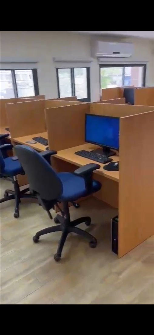 תמונה 2 ,עמדות טלמרקטינג + מחשבים וכיסא למכירה במעלה אדומים ציוד לעסקים  אחר