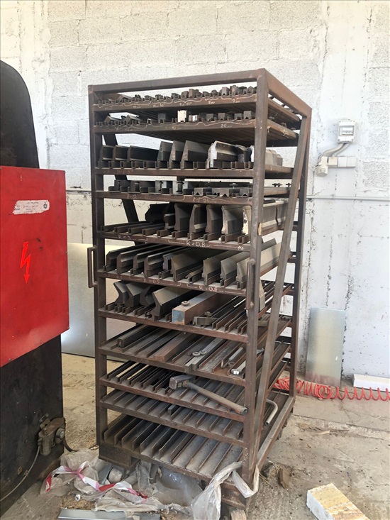 תמונה 2 ,מכונות כיפוף וחיתוך  למכירה בקיבוץ אפיקים ציוד לתעשייה  מכונות