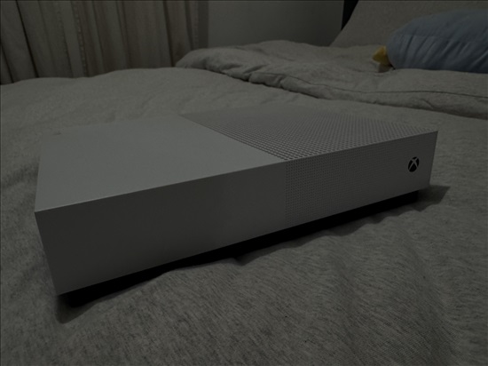 תמונה 3 , Xbox one s digital  למכירה בבית יוסף מחשבים וציוד נלווה  אחר