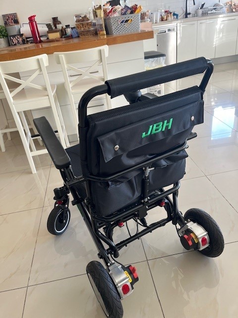 תמונה 2 ,כסא גלגלים חשמלי JBH למכירה בפתח תקווה ציוד סיעודי/רפואי  כסא גלגלים