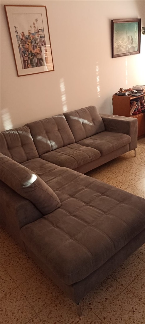תמונה 1 ,ספה אפורה 2/3 במצב מצויין   למכירה בקציר-חריש ריהוט  ספות